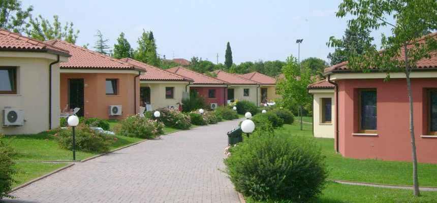 Camping Bella Italia in Peschiera del Garda - Gardasee Esterno foto